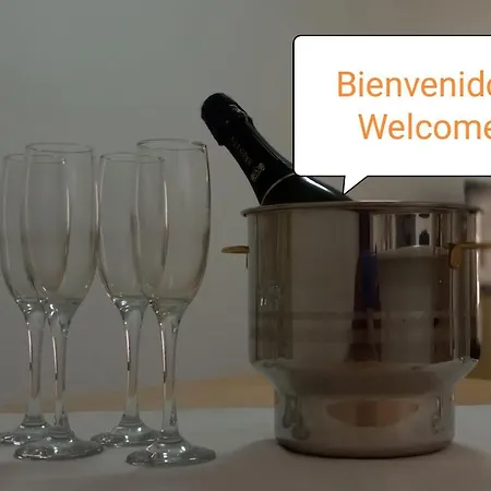 Apartamento Calido, Accesible Y Con Piscina